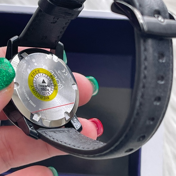 Movado Bold Black Dial Ladies Watch - Brand New - Picture 4 of 4